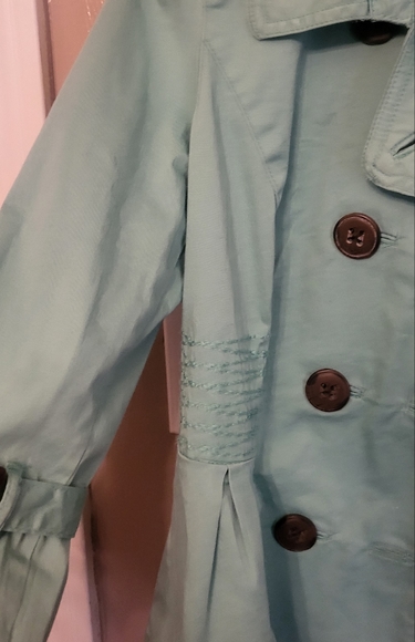 American Rag Sage green jacket with buttons and buckles on the sleeve - Picture 3 of 7